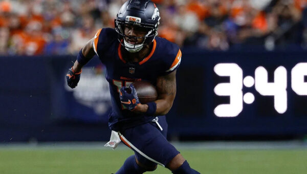 Broncos news: Jaylen Waddle officially full go at practice after wearing boot