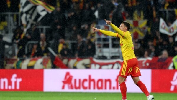 Lens beat PFC in Ligue 1 matchday impacted by social unrest