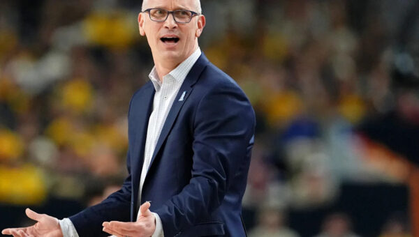UNC loses out on basketball recruiting target to 6-time NCAA Champions