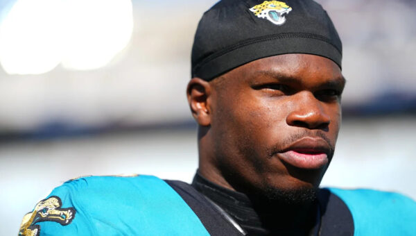 Liam Coen on Travis Hunter's usage: "He cares about winning"