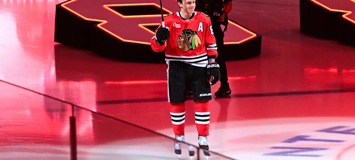 Blackhawks Get First Win in Home Opener, Beat Blues 4-2 in Kane’s Return