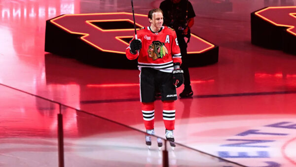Blackhawks Get First Win in Home Opener, Beat Blues 4-2 in Kane’s Return