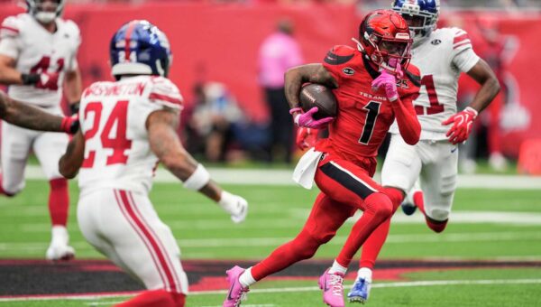 ‘I’m a playmaker’: Houston Texans’ Tank Dell makes big play in return, wants even more