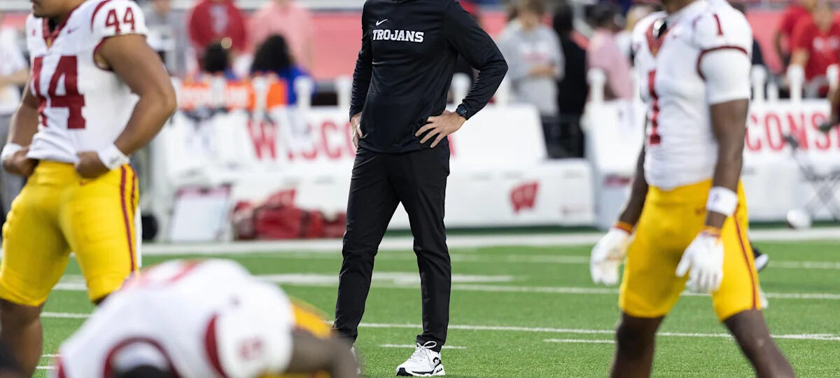College football writer says Lincoln Riley has run out of time at USC