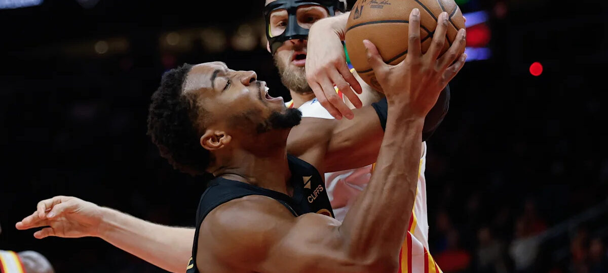 Onyeka Okongwu has 29 points and 12 rebounds as Hawks beat Cavs 114-111 to snap skid