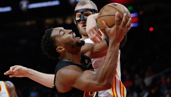 Onyeka Okongwu has 29 points and 12 rebounds as Hawks beat Cavs 114-111 to snap skid