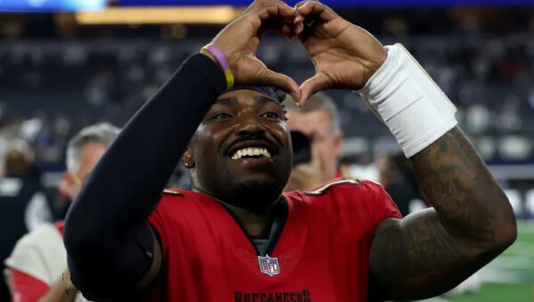 Buccaneers stun Cowboys for first win of NFL season