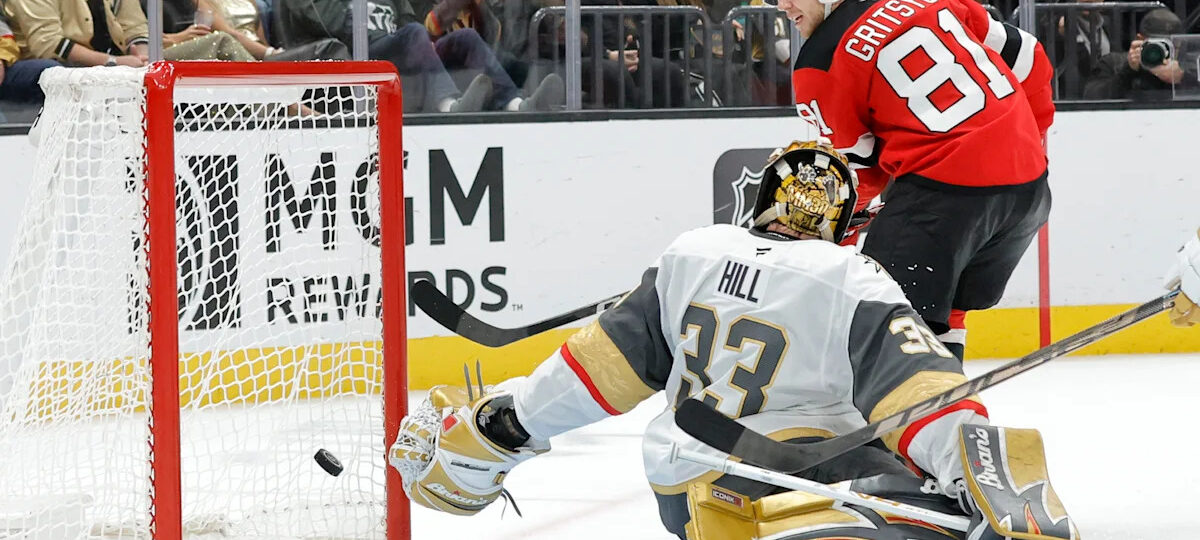 Hellebuyck stops 19 shots in 5-2 victory over Golden Knights, wins 2nd straight since joining Devils