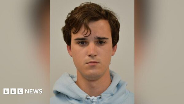 Man jailed for Starmer-linked arson attacks is deported
