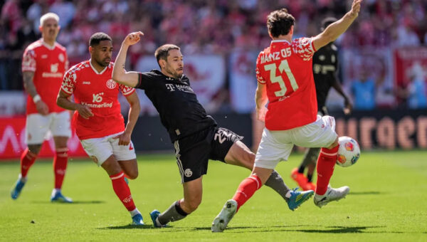 Free-agent ex-Bayern defender again linked with Milan amid injury crisis