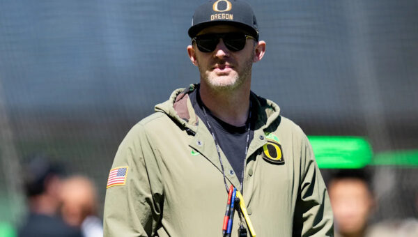 Oregon fires offensive coordinator Drew Mehringer after team scored just 10 points in loss to Illinois