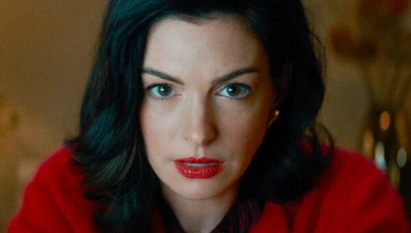 Anne Hathaway’s New Thriller Officially Says Goodbye to 1,100 Theaters