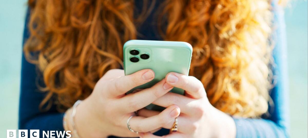 'Add me to WhatsApp' scam calls to be investigated
