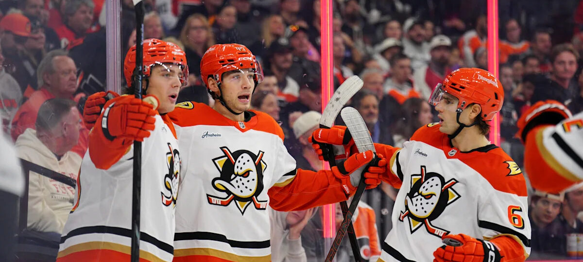 Leo Carlsson burns the Flyers after a failed offer sheet in the Ducks’ 5-4 win