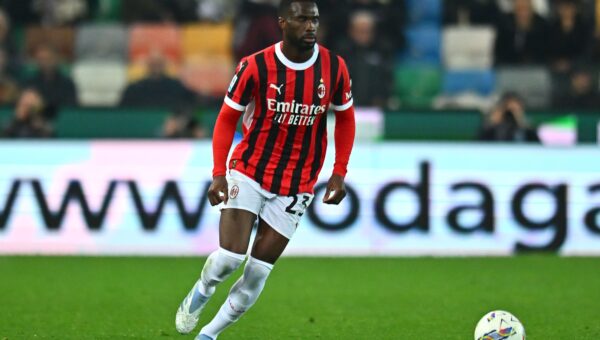 Report – Man Utd Handed Transfer Boost in Pursuit of Unsettled Milan Defender