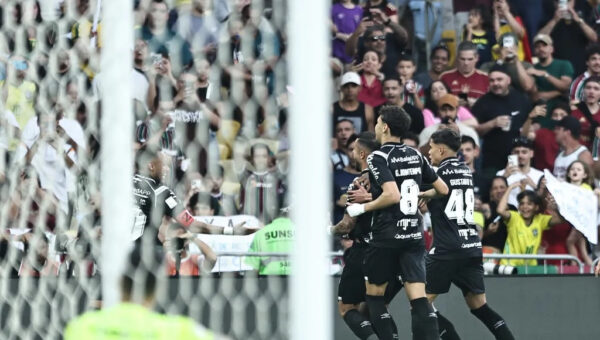 Peixe fight back, beating Fluminense at the Maracanã