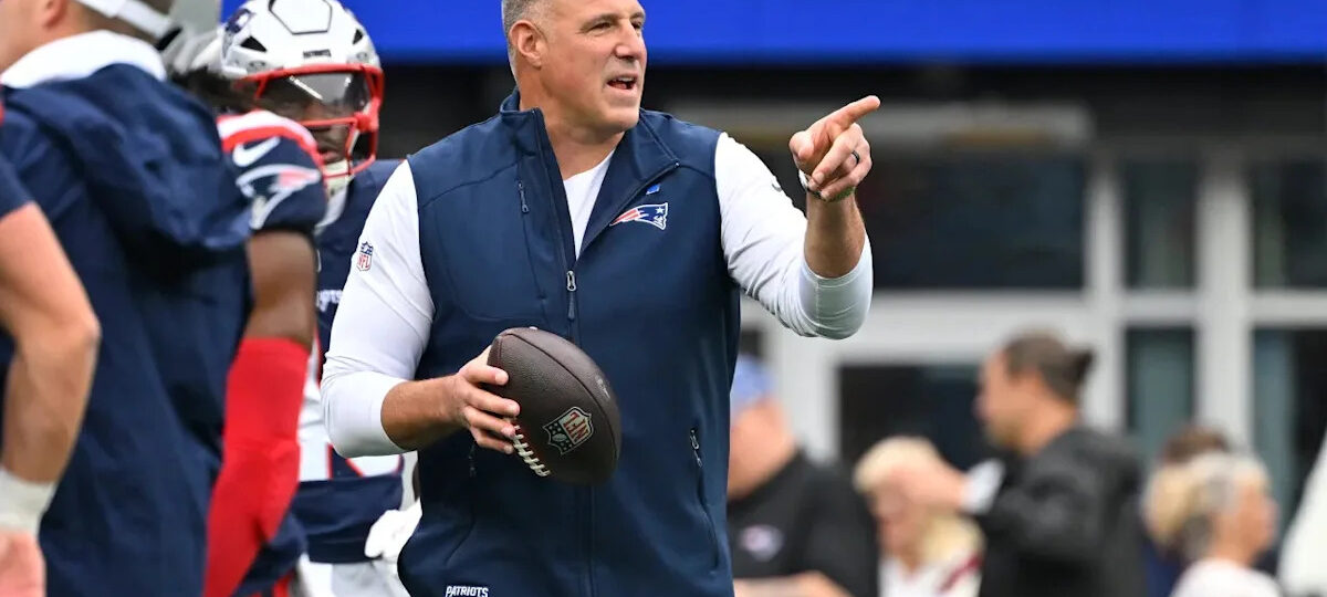 Patriots Get Predicted Price for Recent 1,200-Yard WR After Mike Vrabel's Remark