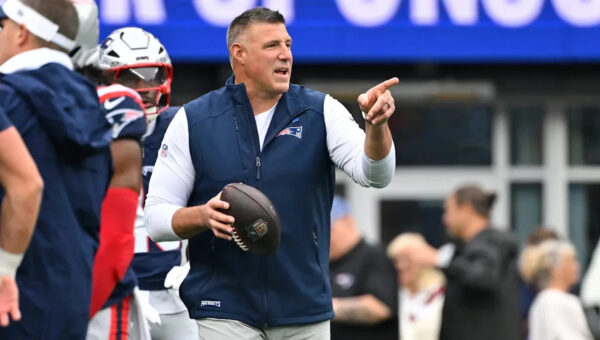 Patriots Get Predicted Price for Recent 1,200-Yard WR After Mike Vrabel's Remark