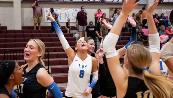 Strong defense helps Kerrville Tivy outlast Davenport in thrilling five-set win