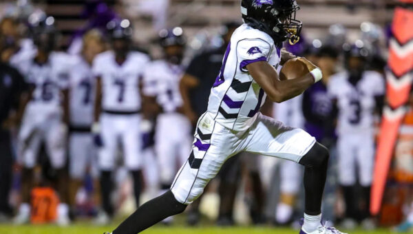 Kentucky Wildcats News: Elite QB Prospect and UK Target Trending Toward UCLA