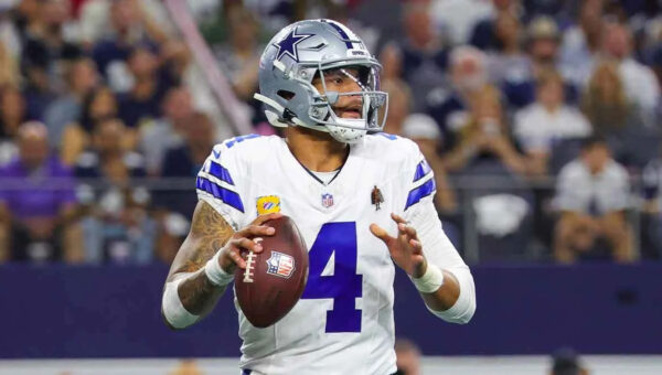 Jerry Jones responds to reporter’s question asking if Cowboys are wasting Dak Prescott’s prime years