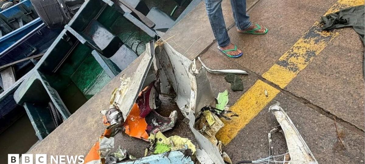 Nigeria mourns as 32 killed in military plane crash