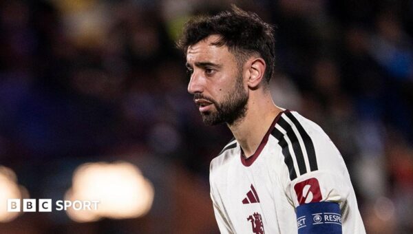 Fernandes to remain Man Utd captain despite outburst