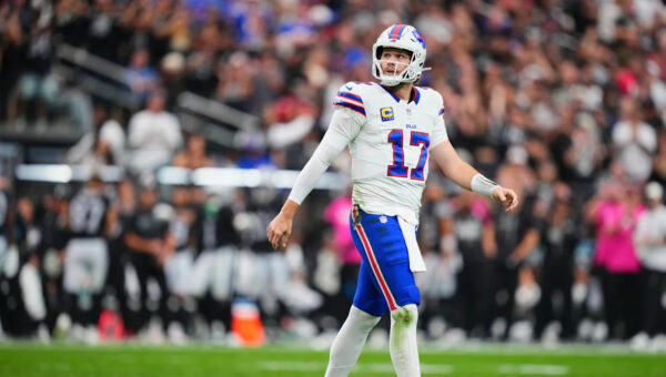 Bills hold off Raiders 33-30 to move to 5-1