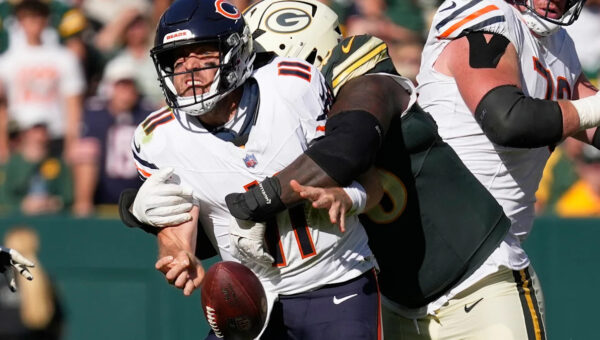 Caleb Williams nears return, and Bears show they need their QB in lopsided loss to Packers