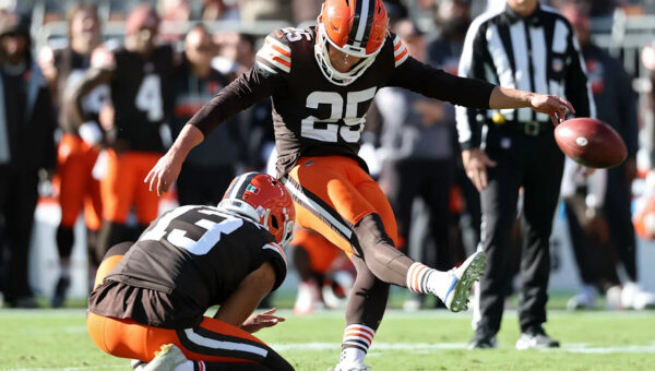 Ravens squander another lead, lose 13-10 to Browns on last-second FG